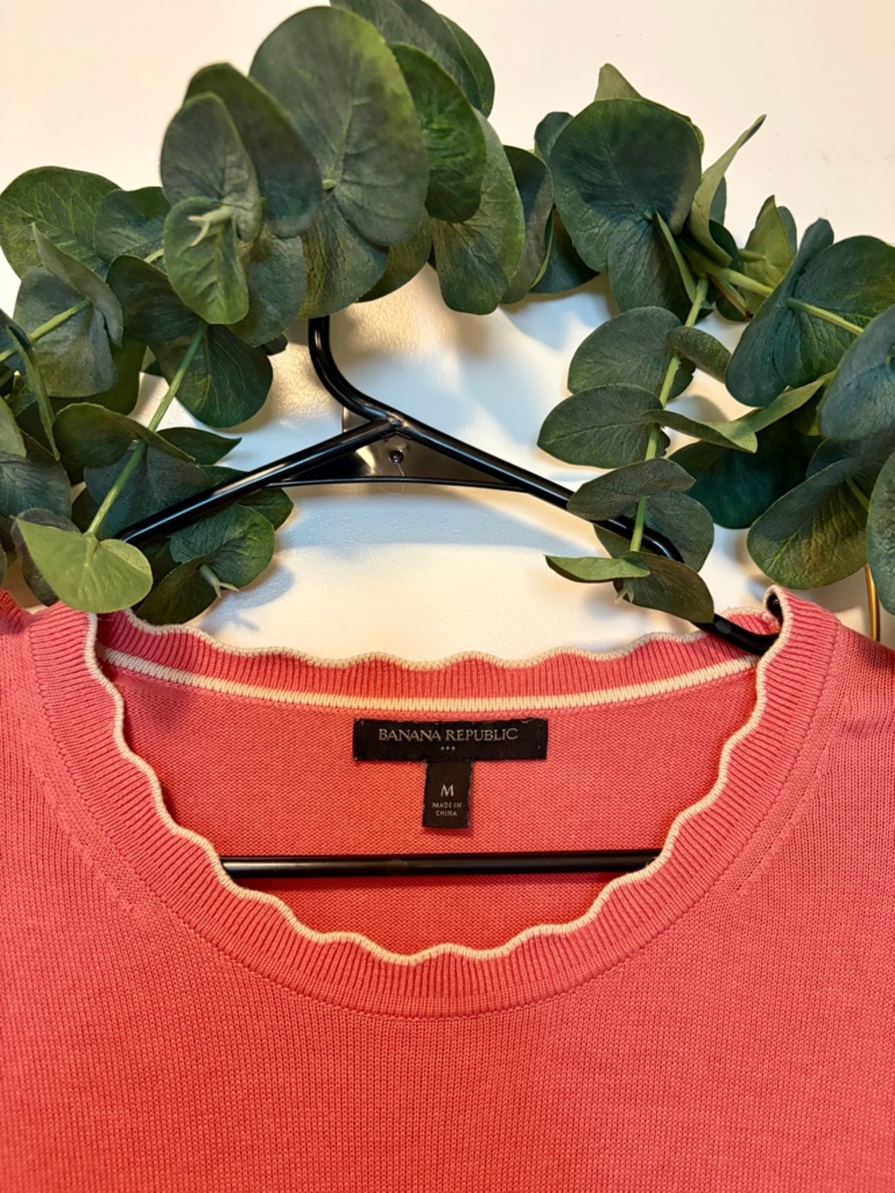 Banana Republic Coral Scoop Neck Sweater with Contrast Scallop Trim